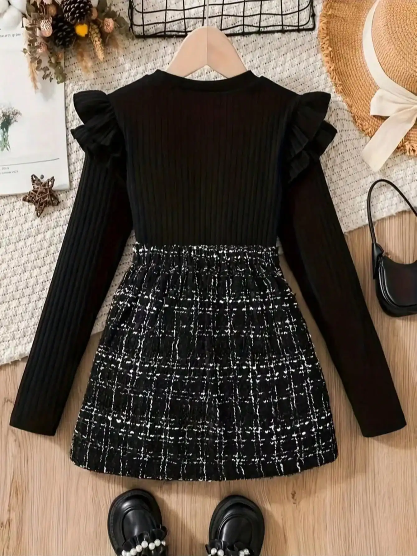 Zweiteiliges Set: Einzigartiges Oberteil mit Rüschenkanten und langen Ärmeln + Twill-Strickrock, beliebter Stil, geeignet für den täglichen Gebrauch und Reisen. – Detail 9