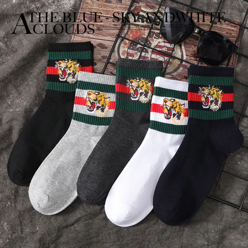 Embroidered tiger socks casual sports men\'s socks Business classic striped sock