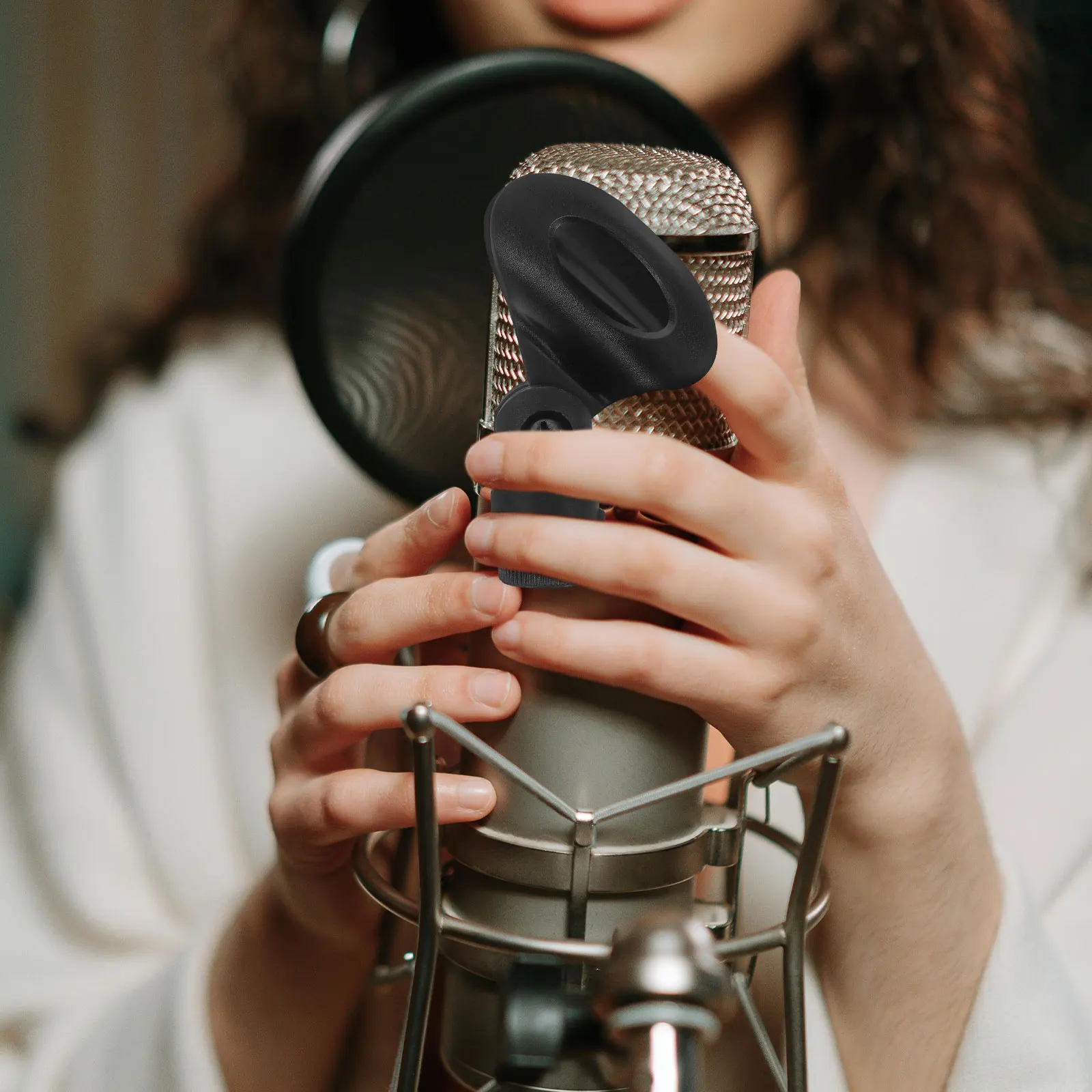 4 conjuntos de clipe de microfone suporte portátil com adaptador acessórios clipes universais braçadeiras de plástico ajustáveis para antiderrapante