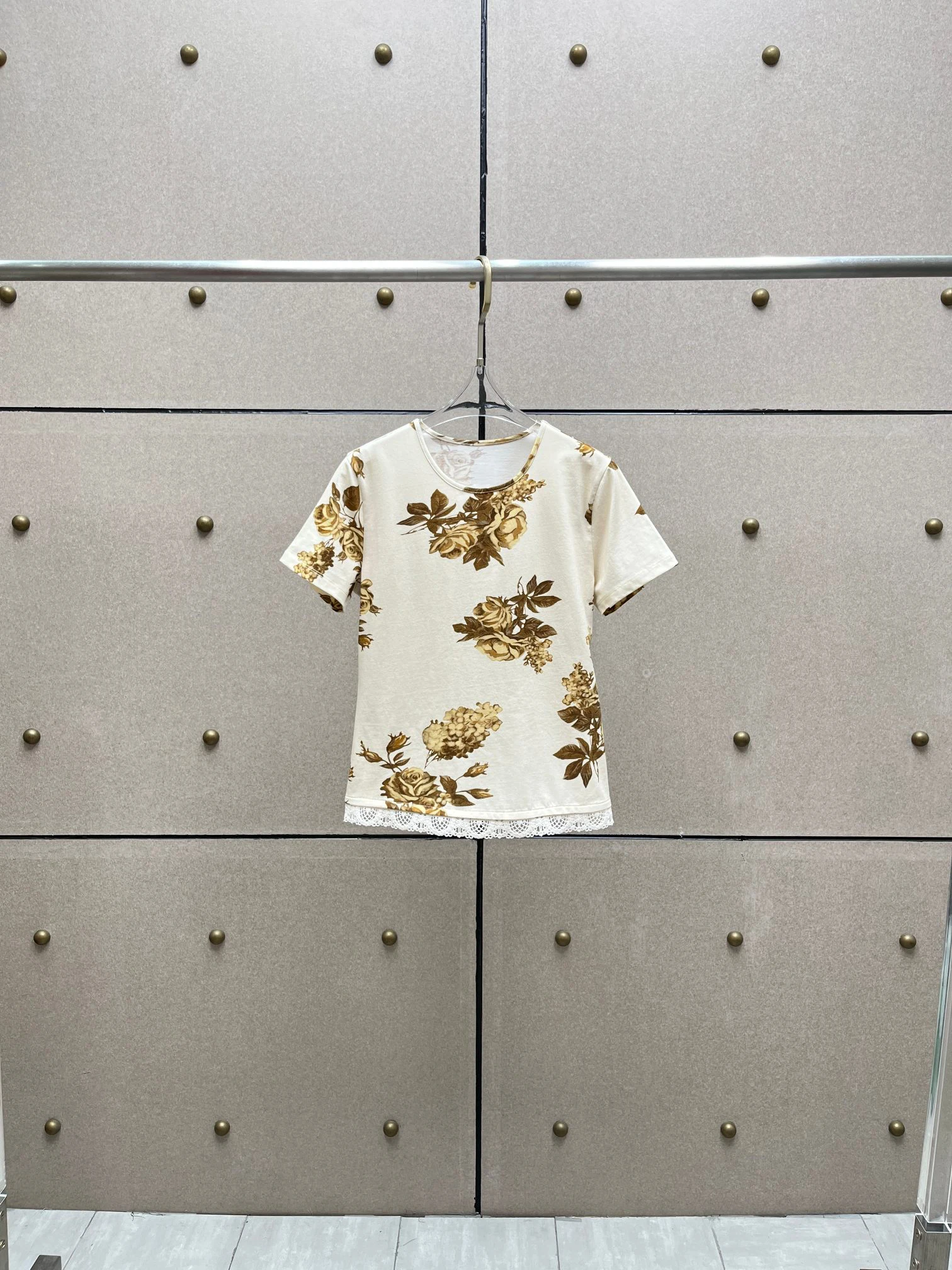 

Printed T-Shirt with Lace Trim — Y2K-Inspired, Stylish Crew Neck, Short Sleeve, Cropped Fit — Women's Clothing, Summer 2026 New