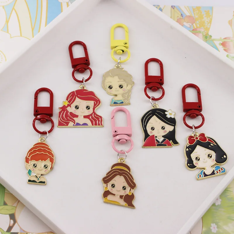 Disney Princess Keychain Cute Action Anime Figures Ariel Alice Snow White Tiana Pandent Cartoon Car Backpack Keyring Ornaments