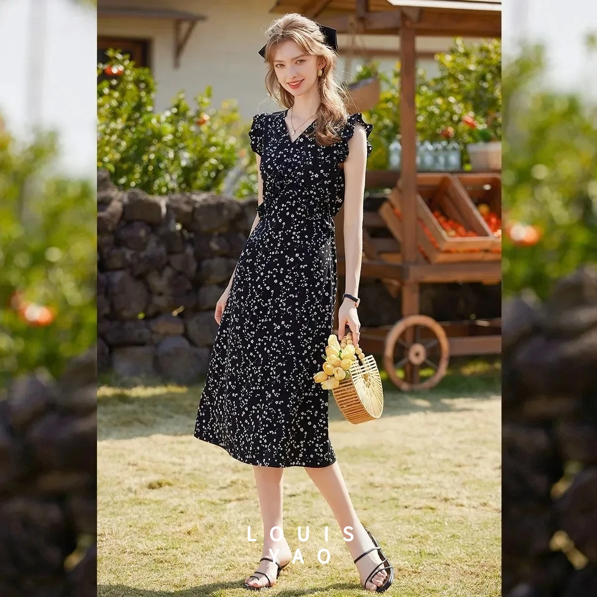 

Платье LOUISYAO с V-образным вырезом и цветочным принтом, с рюшами, женское, лето 2025, с рукавами-крылышками, приталенное, длинное, повседневное, элегантное, для уличного стиля