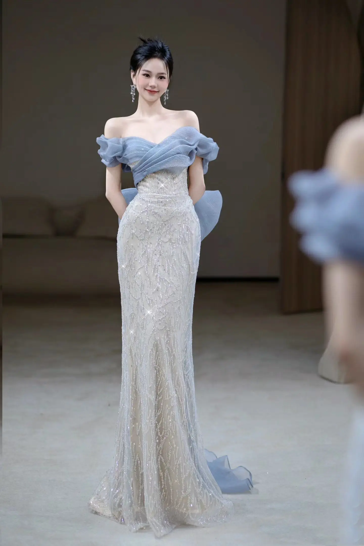 Adore Customized Zoete en elegante tweekleurige matching voegt een vrouwelijke aanraking toe aan de avondjurk voor speciale gelegenheden Staartjurk