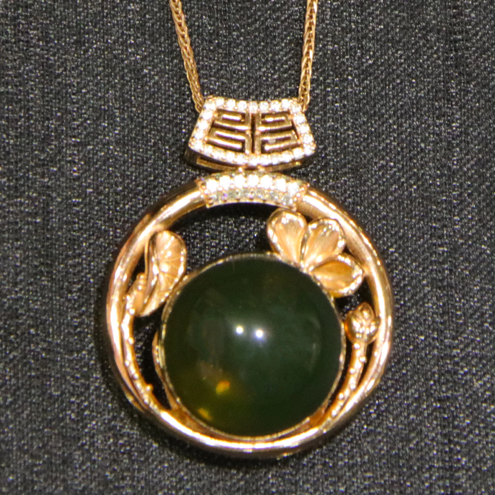 Pure Silver Setting Natural Mexican Blue Amber Lotus Shaped Pendant Amber Bead 17mm With a Pure Silver Necklace