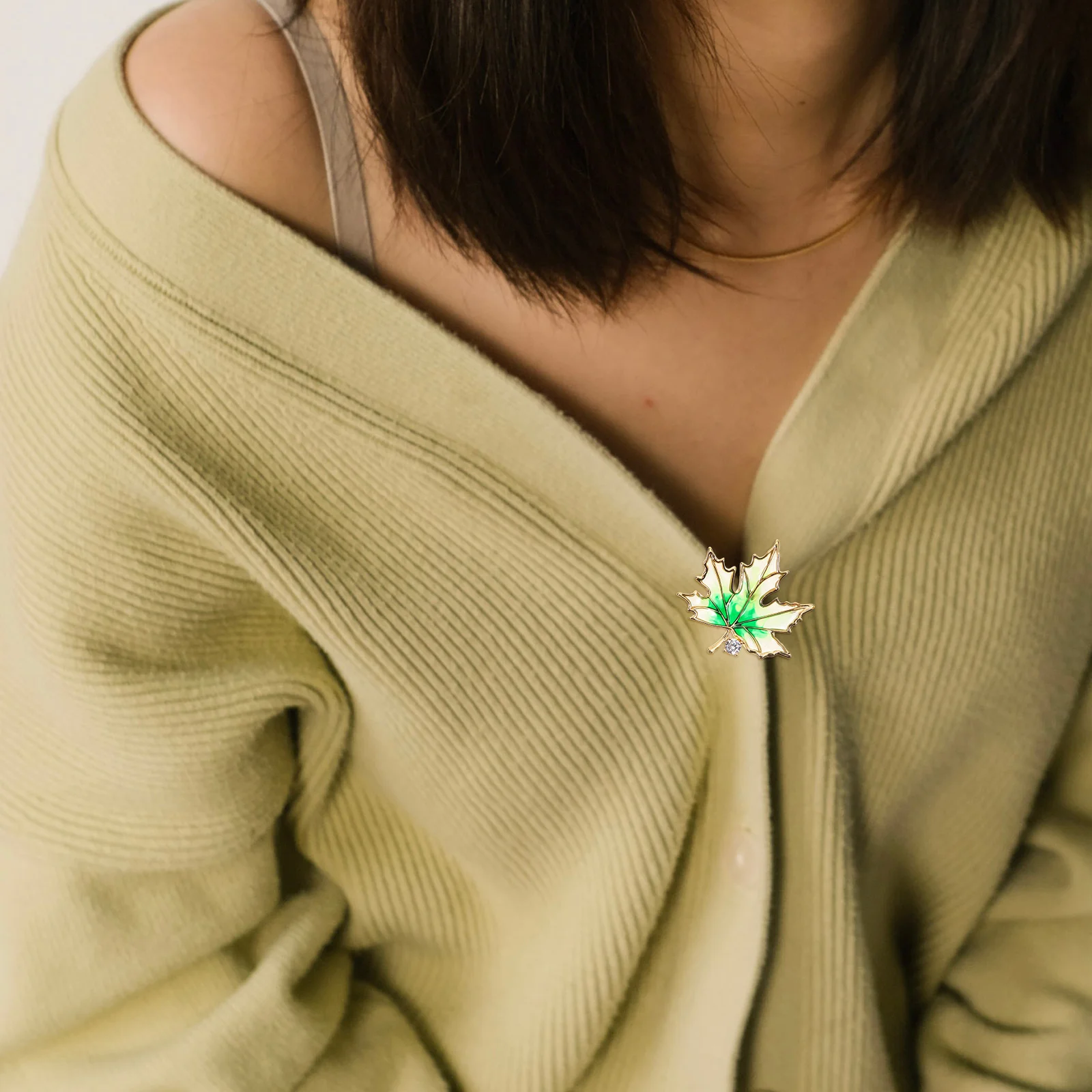 

Enamel Maple Leaf Brooch Pin Women Fall Decorative Accessories Copper Jewelry Gift Fashion Brooches for Clothes