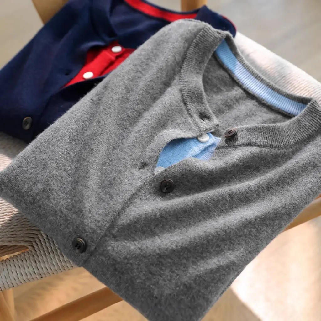 

Женский зимний вязаный кардиган, свитер из чистой шерсти с круглым вырезом, прямой искусственный комплект из двух предметов F111610, Word of Mouth King