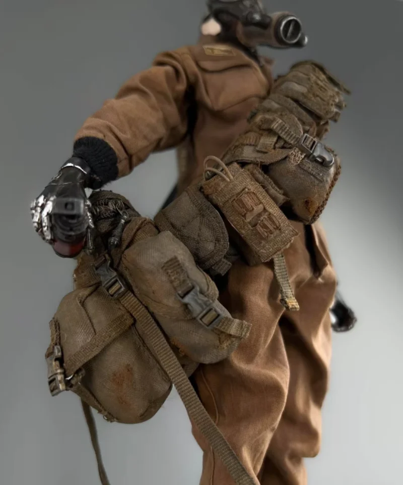 نموذج جيب جندي أنثى بمقياس 1/6 لنمط تربة النفايات مقاس 12 بوصة