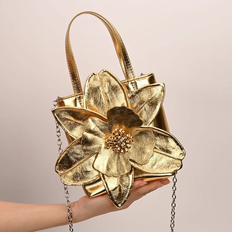 

New Chinese-style three-dimensional flower-decorated handbag, high-end petal and flower single-shoulder crossbody handbag,