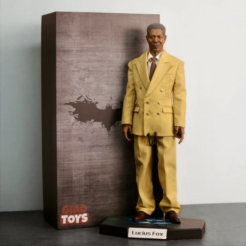 Giao Toys El Caballero Oscuro Rises Cto Lucius Fox G003 Figura de acción Modelo de Pvc Colección Accesorios Juguete Regalo Decoración Adornos