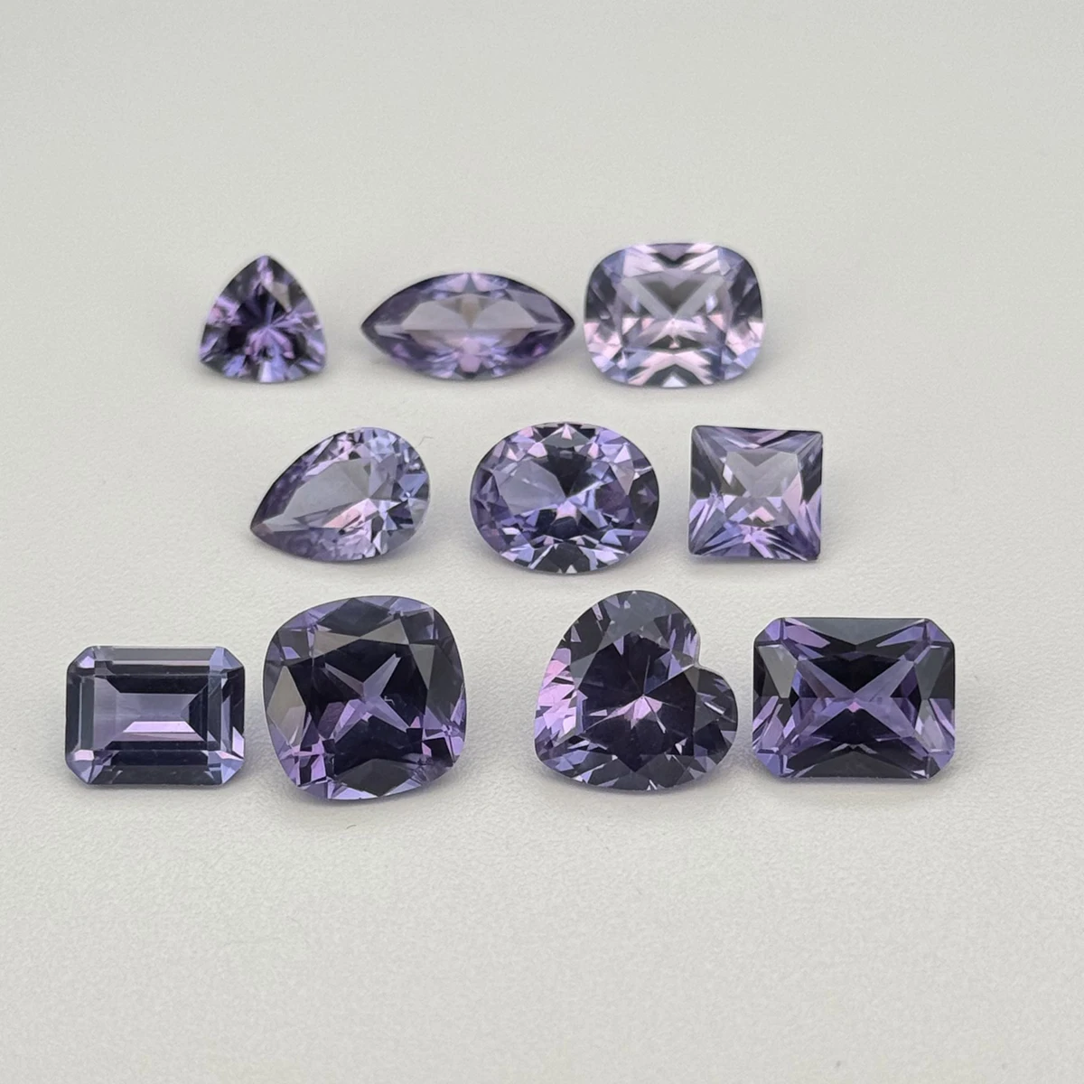 Synethetic Alexander Mixed Shapes Gemstone Color Change Purple Corundum Stone