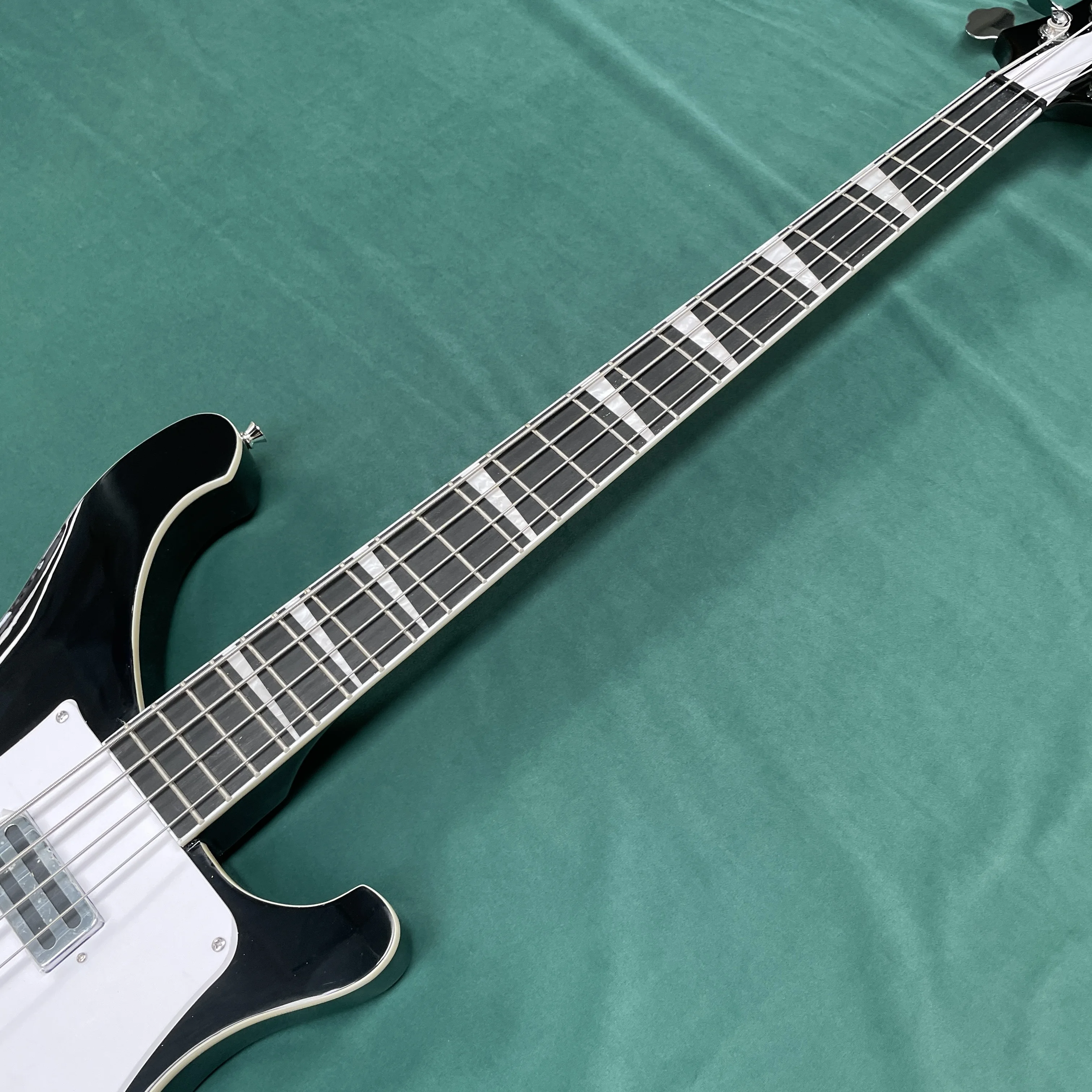 4-string electric bass guitar, white pickguard, rosewood fretboard with triangular inlays guitars, retro rock electric guitarra - view 2