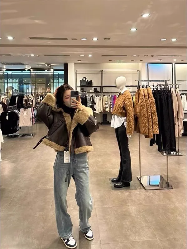 على الوجهين دراجة نارية Sle Jaet معطف تخفيف سلسلة وهمية الفراء ياقة جلدية المرأة فضفاضة تناسب طويلة Sve سستة لون نقي