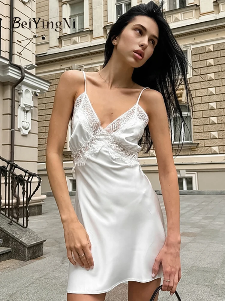 Beiyingni Sexy pizzo bianco donna a-line mini abito patchwork di pizzo francese clubwear scollo a V abiti fionda femminile abiti da pendolarismo sottili