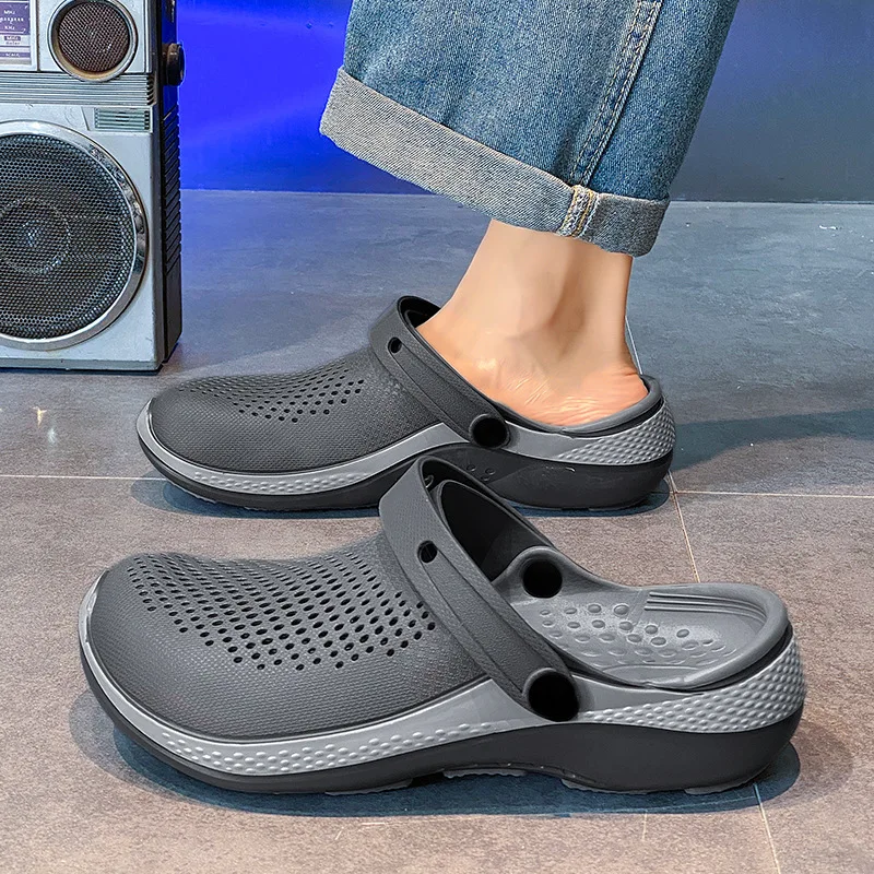 

Men's outdoor slip-on shoes with reinforced toe, suitable for driving and providing a squishy feel.