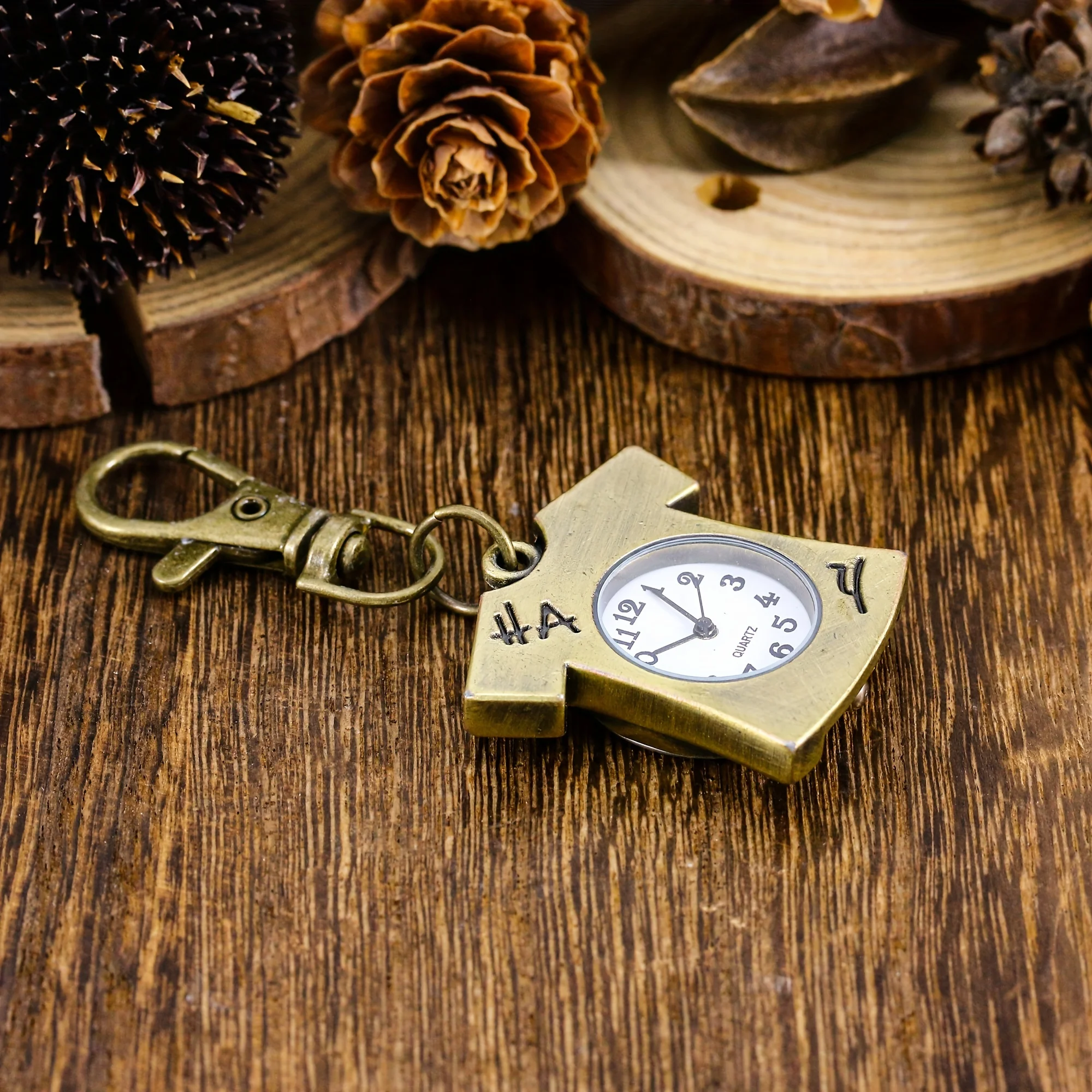 تي شيرت بسلسلة مفاتيح بأكمام قصيرة ، ساعة معلقة ، قلادة صغيرة للرجال ، قلادة نسائية ، طراز عتيق