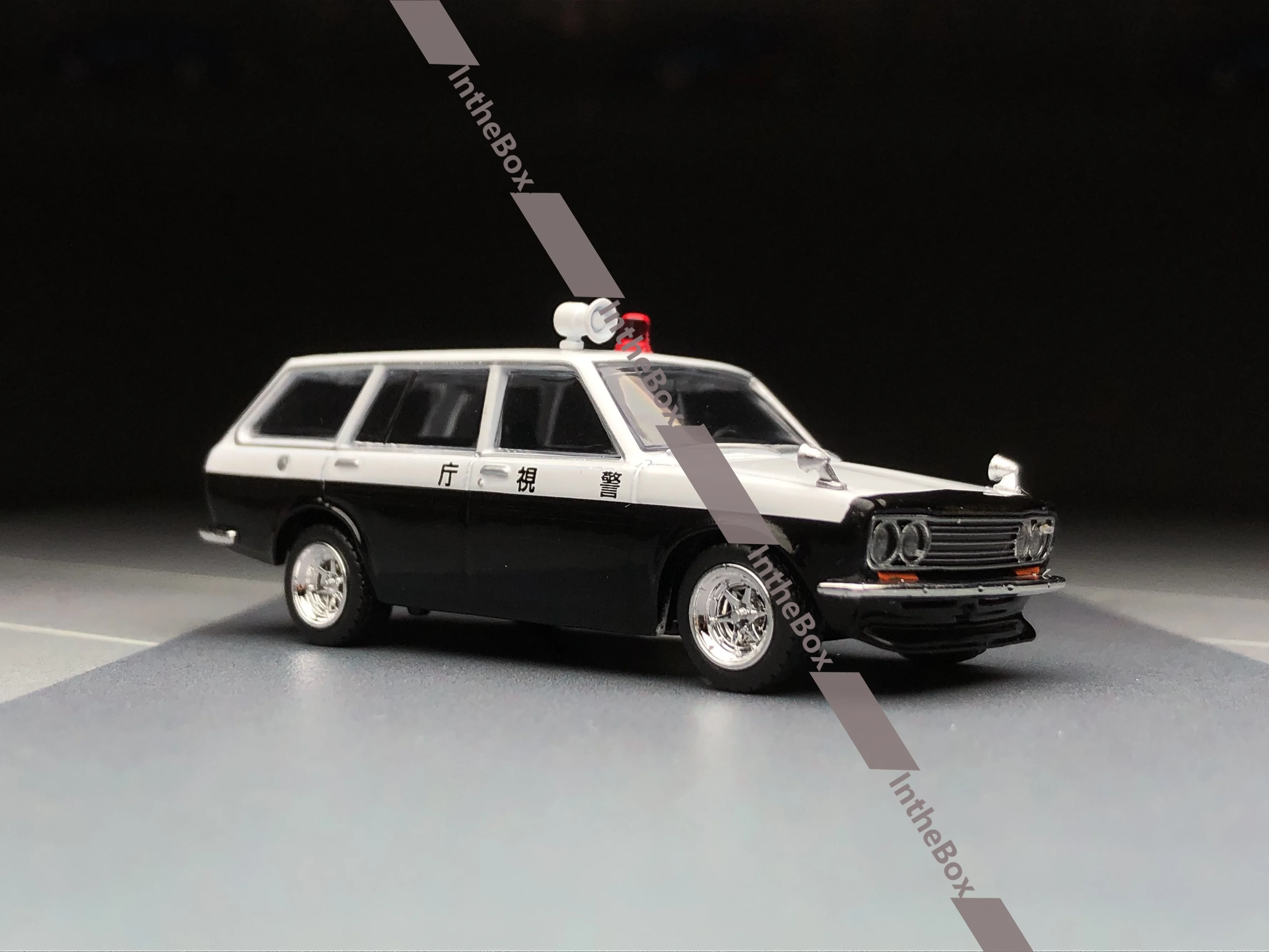 Tarmac Works 1:64 Datsun Bluebird 510 Wagon coche de policía modelo de coche fundido a presión