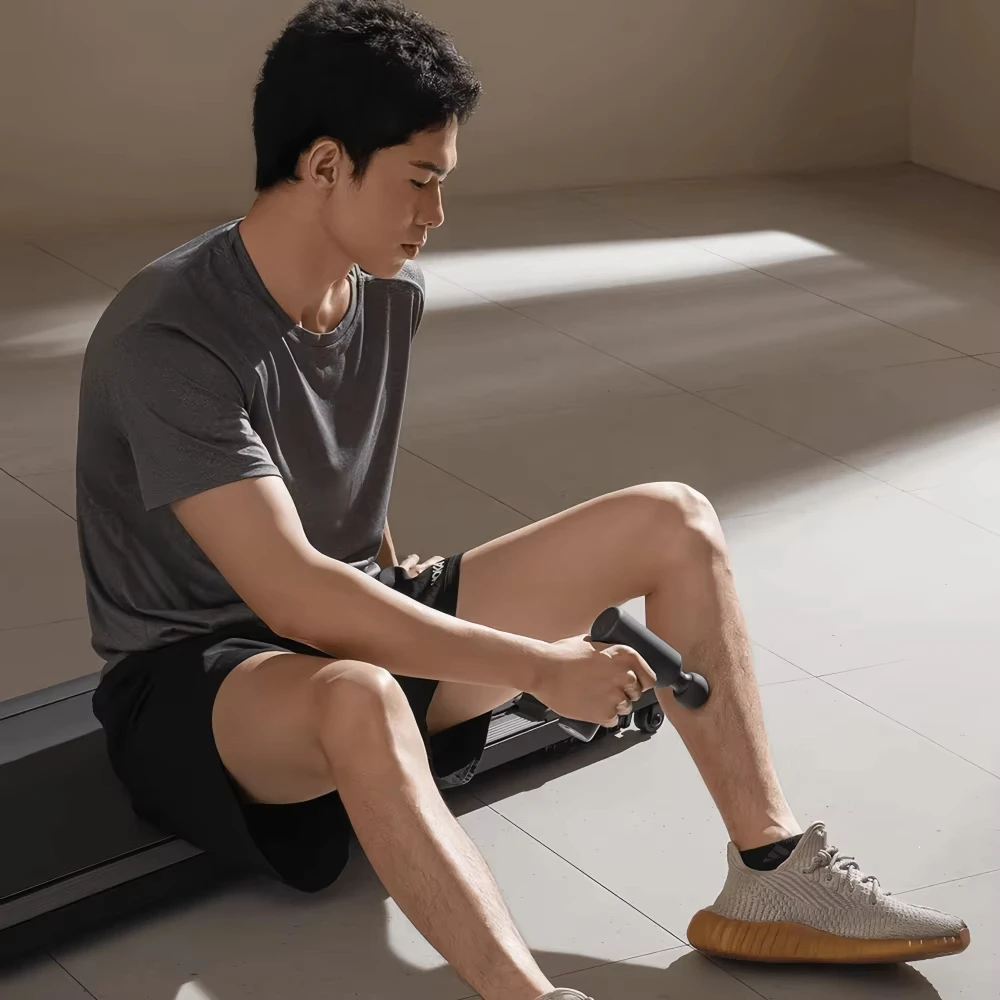 샤오미 미지아 미니 파시아건 3 휴대용 근육 마사지건 12kg 추력 브러시리스 무소음 모터 3개 마사지 헤드 바디 릴렉스 타입-C