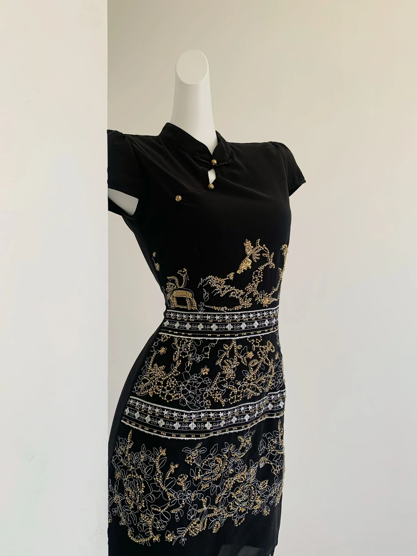 ele-bla-dr-slim-fit-ort-sve-embroidery-waistline-detailing-retro-sle-mid-length-polyester-fiber