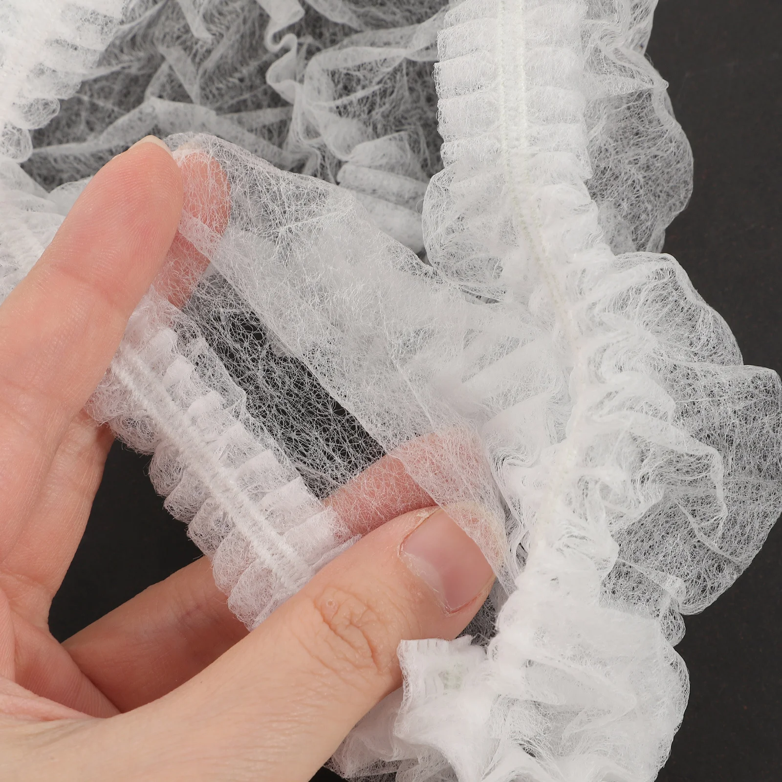 

100Pcs Non-Woven Caps Breathable Sweat-Absorption Disposable Travel Camping Outdoor Activities Elastic Disposable Caps