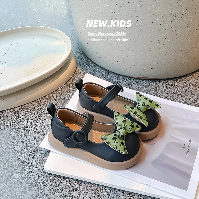 Dziewczęce skórzane buty z antypoślizgową miękką podeszwą Bow Outdoor PU Girls Four Season Casual Leather Shoes Rozmiar 26-36 Sandalias De Mujer