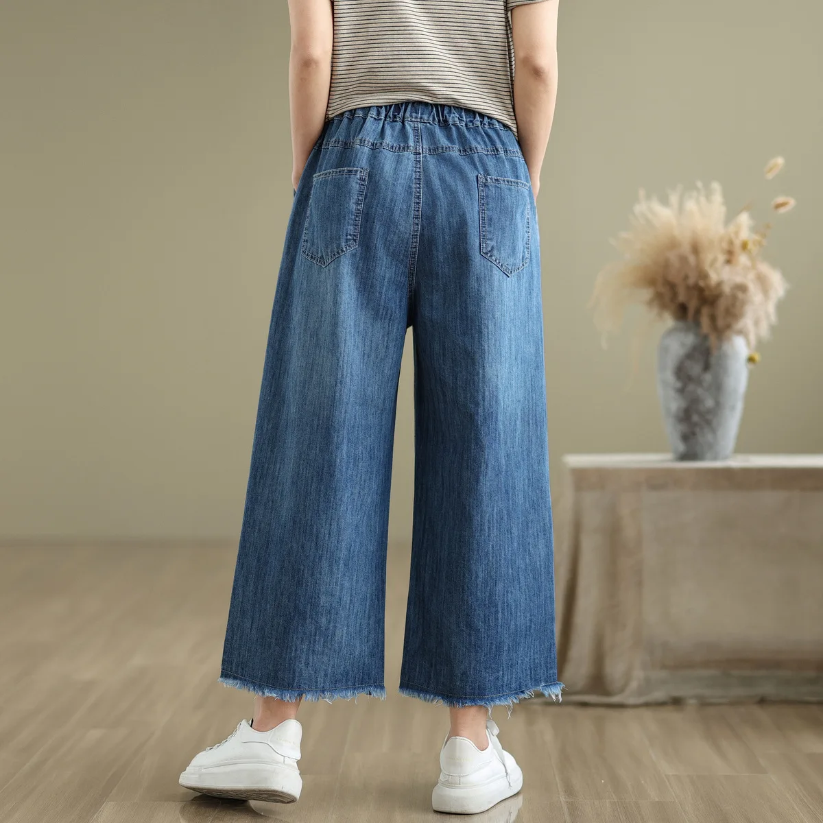 Aricaca Calça jeans feminina capri cintura alta bordada casual verão jeans casual