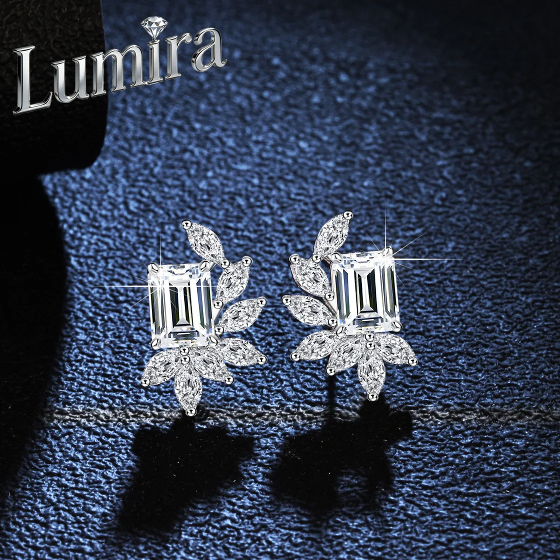 

Lumira Platinum PT950 Elegant Leaf-Shaped Women's Four-Prong Stud Earrings Emerald-Cut Wedding-Themed Moissanite Earrings