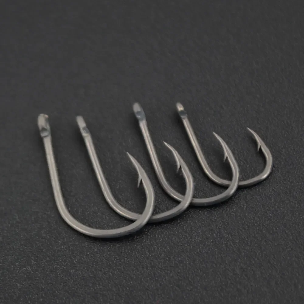 50pcs Barbed  Carp Fishing Hooks with Eye Design in Japan Made by High Carbon Steel 8001