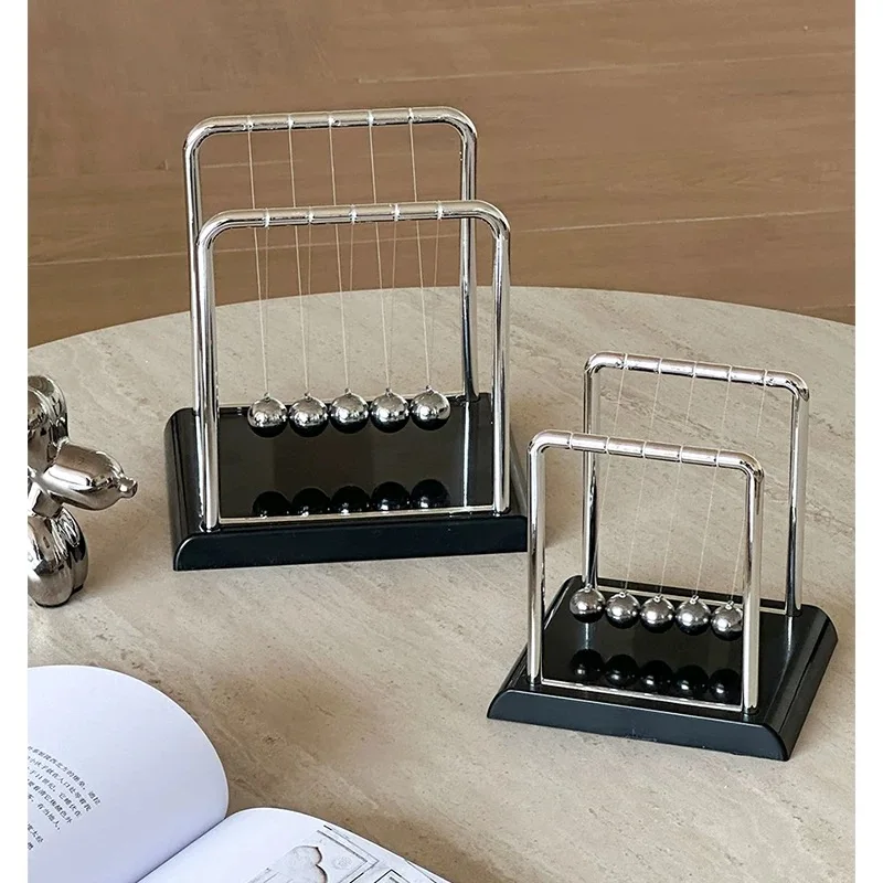 Newton Pendulum Bal…