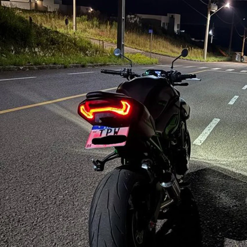 Integrated Rear Tail Light Brake Turn Signal Lamp For Kawasaki Z900 Z900SE 2024 2025 2026 Motorcycle LED Brake Tail Light view 2