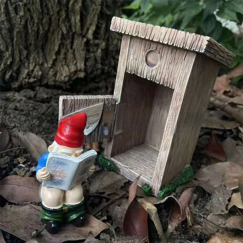 Vivid and mischievous dwarf statue, interesting decoration, garden decoration art