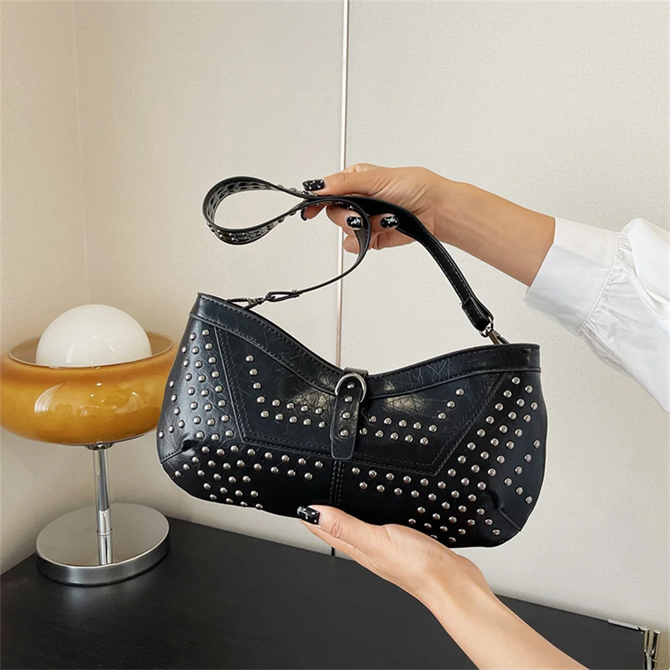 Borse con rivetti tempestati di moda borse a tracolla gotiche stile Cool femminile per le donne ragazze Rock Underarm Shopper