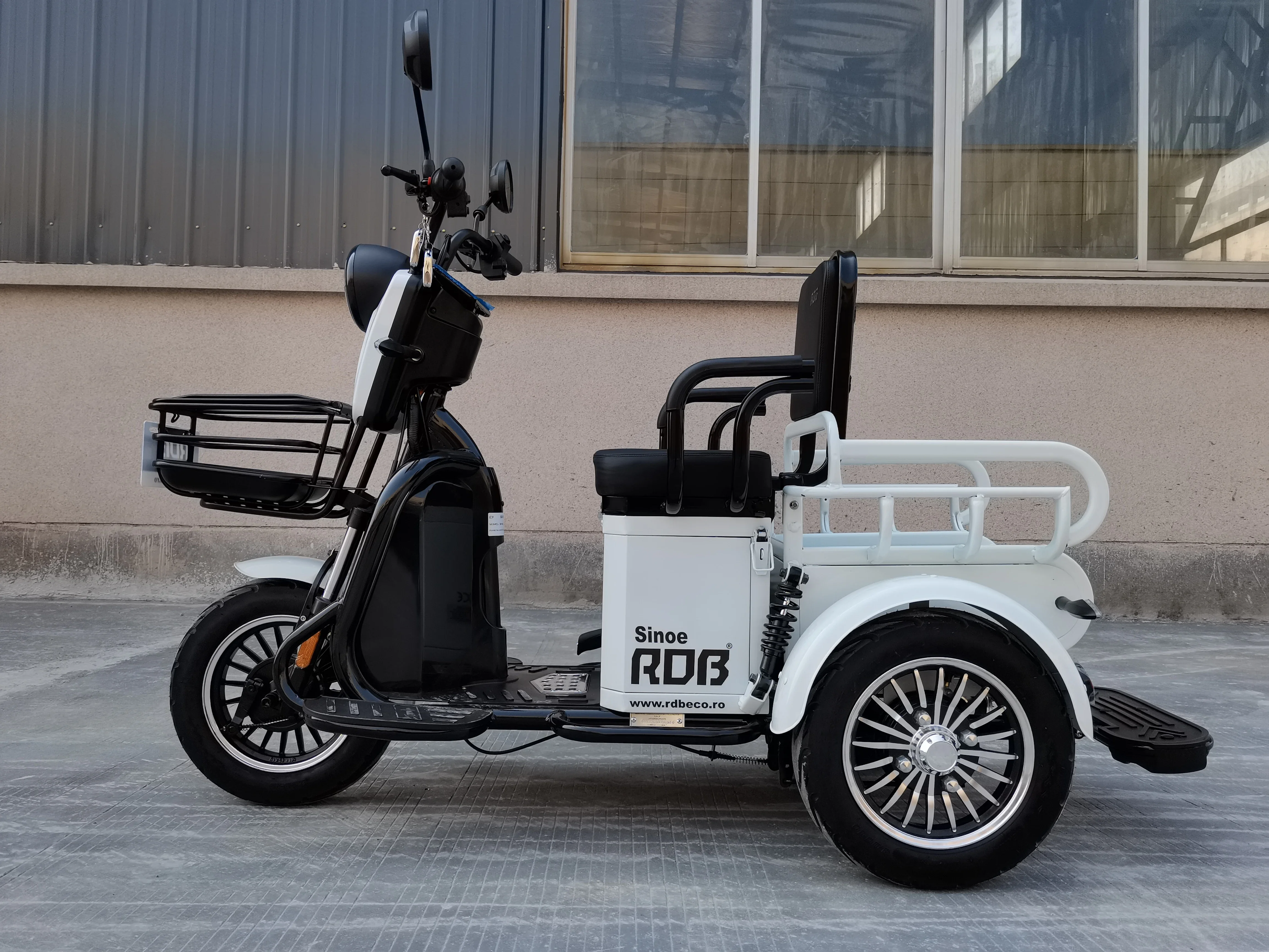 500W Brushless Electric Tricycle EEC Electric Scooter