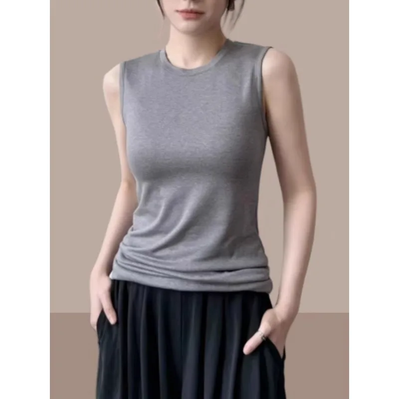 Elegant knitted vest for women, finely spun wool, sleeveless, strappy, thin, pullover and round-neck top
