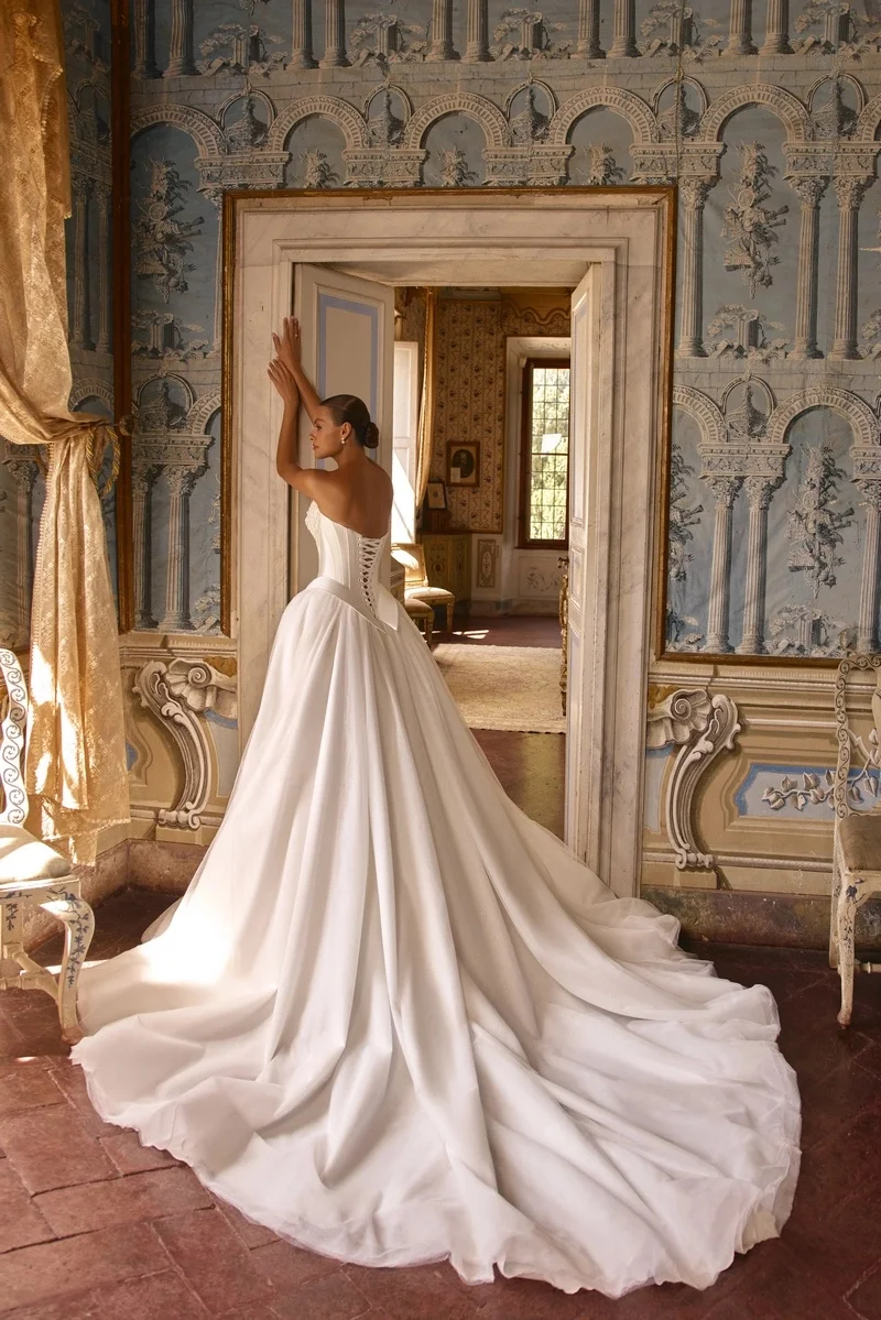Vestido De Noiva 2026 Luxuoso Vestidos Elegantes Princesa Wedding Dresses Bride Plus Size A Line Dress Satin Corset Branco Civil