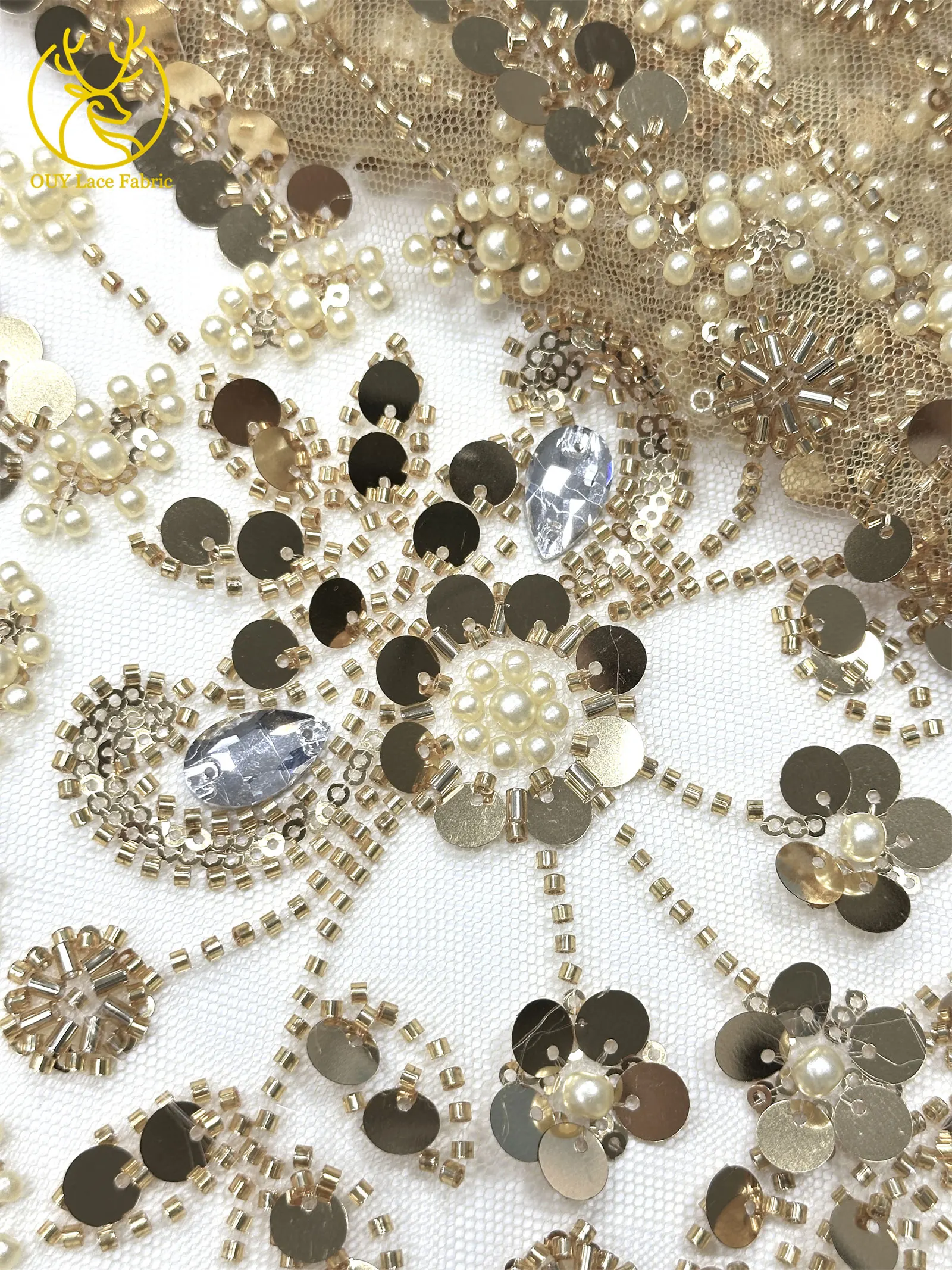 Afrikanischer Spitzenstoff in Traubenlila, französische Pailletten, bestickte Spitze, glitzernde Strass-Spitze für Brautkleider zum Nähen – Detail 14