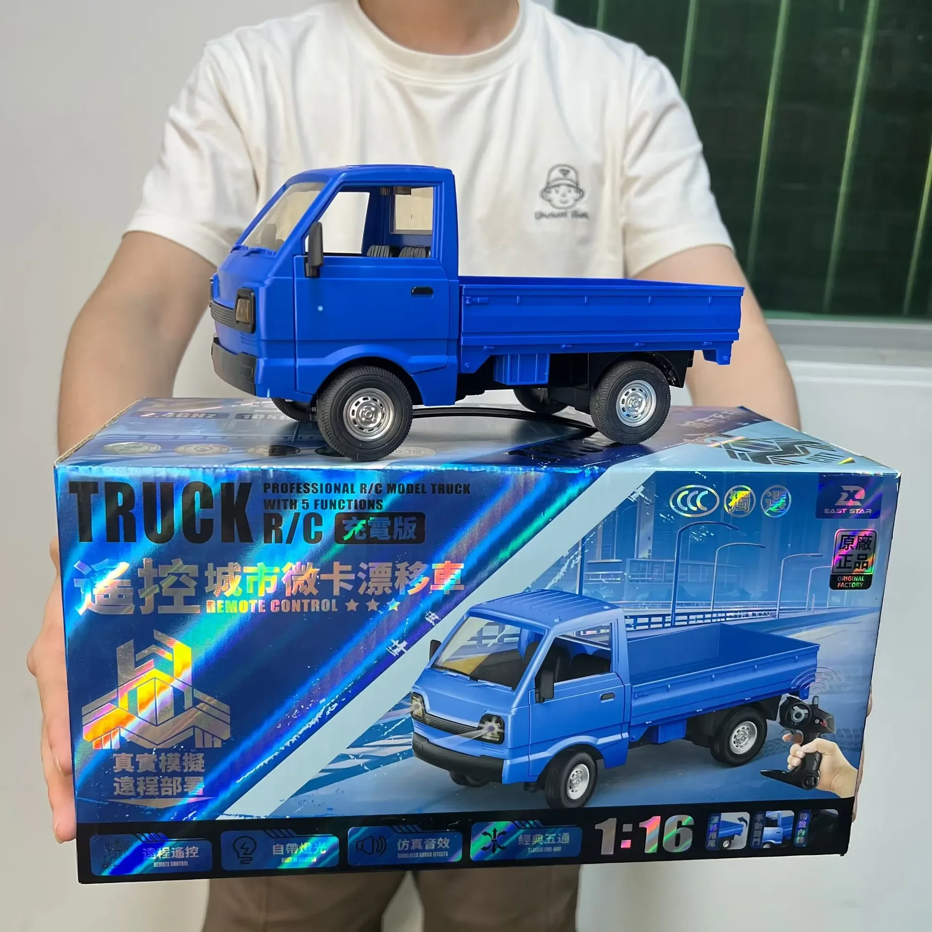 D12 Zdalnie sterowany samochód elektryczny 1:16 Symulacja samochodu zdalnie sterowanego Drift Climbing Truck Led Light Haul Cargo Toys Kids Xmas Gifts Rc Car