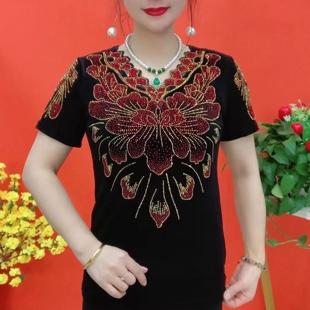 

Модный тонкий темпераментный и универсальный стиль с короткими рукавами, волнистый v-образный вырез Hot Diamond 2025 года