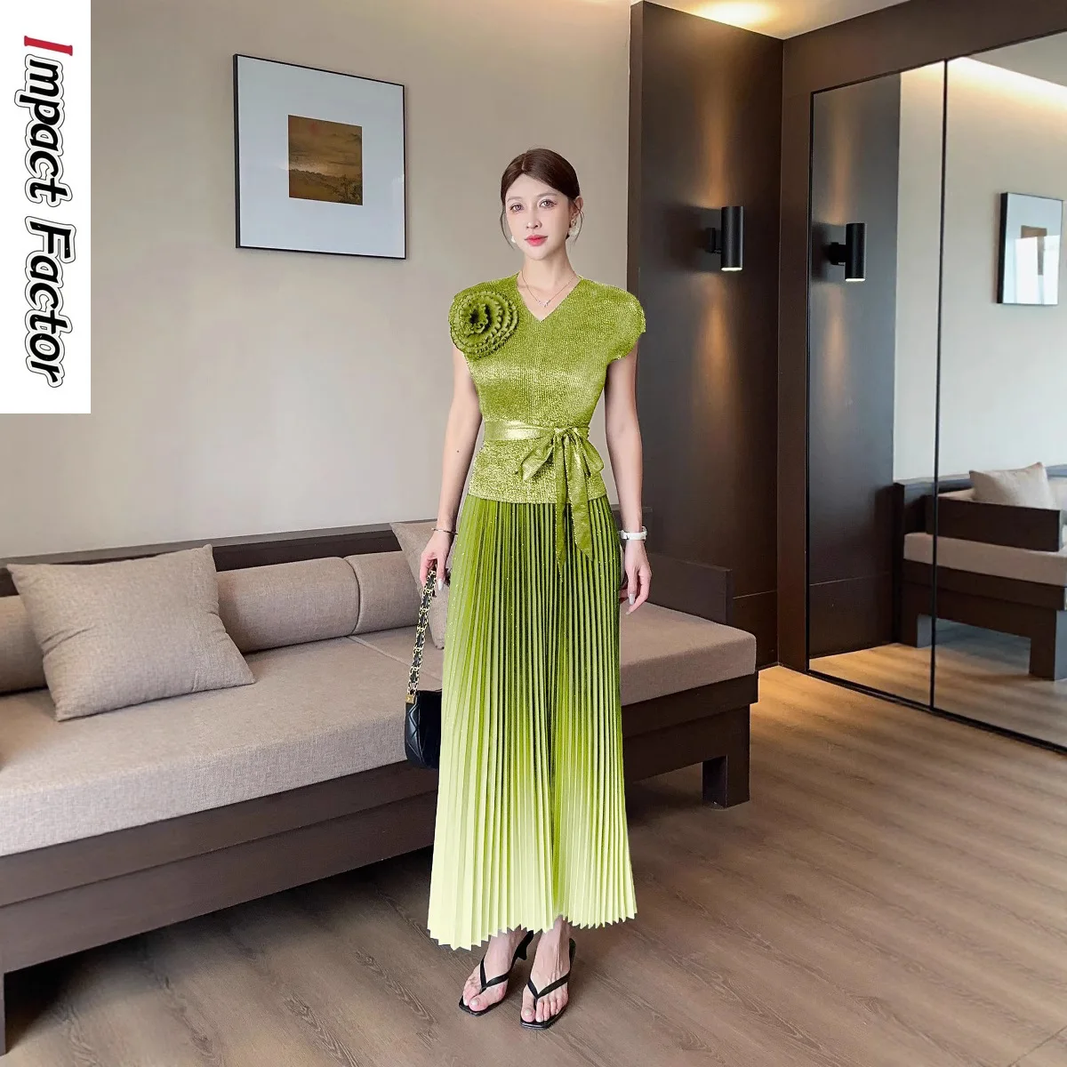 

Miyake African Miyake Loose Fashion Elegant Suit Bronzing Top Temperament Loose Pleated Pants Two-piece Set