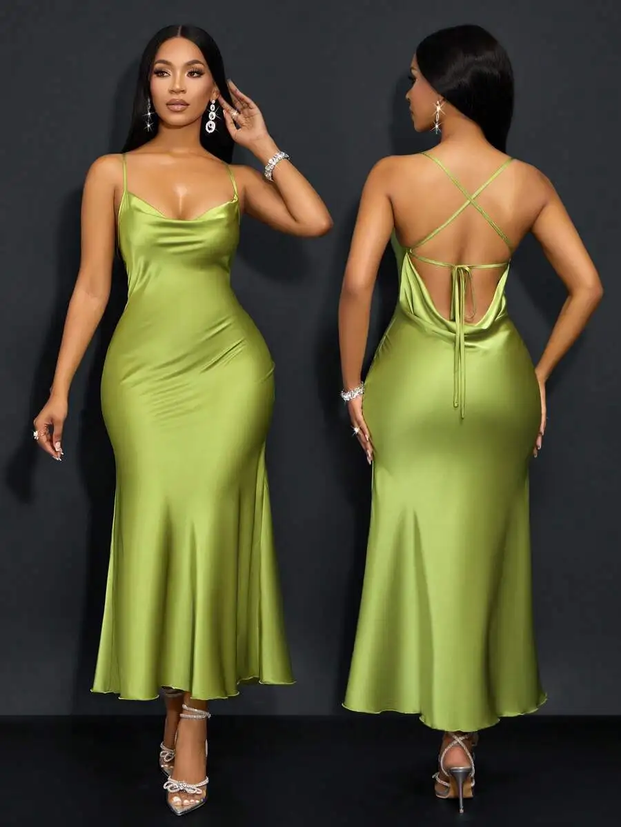 

Оливково-зеленое атласное макси-платье с перекрестными бретелями на спине и подолом в форме рыбьего хвоста