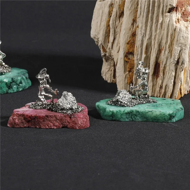 

Ore Crystal Cluster Mini Miner Figurine Oranment Reiki Energy Natural Geode Agate Cute Miniature Collection Gift Raw Stone Decor