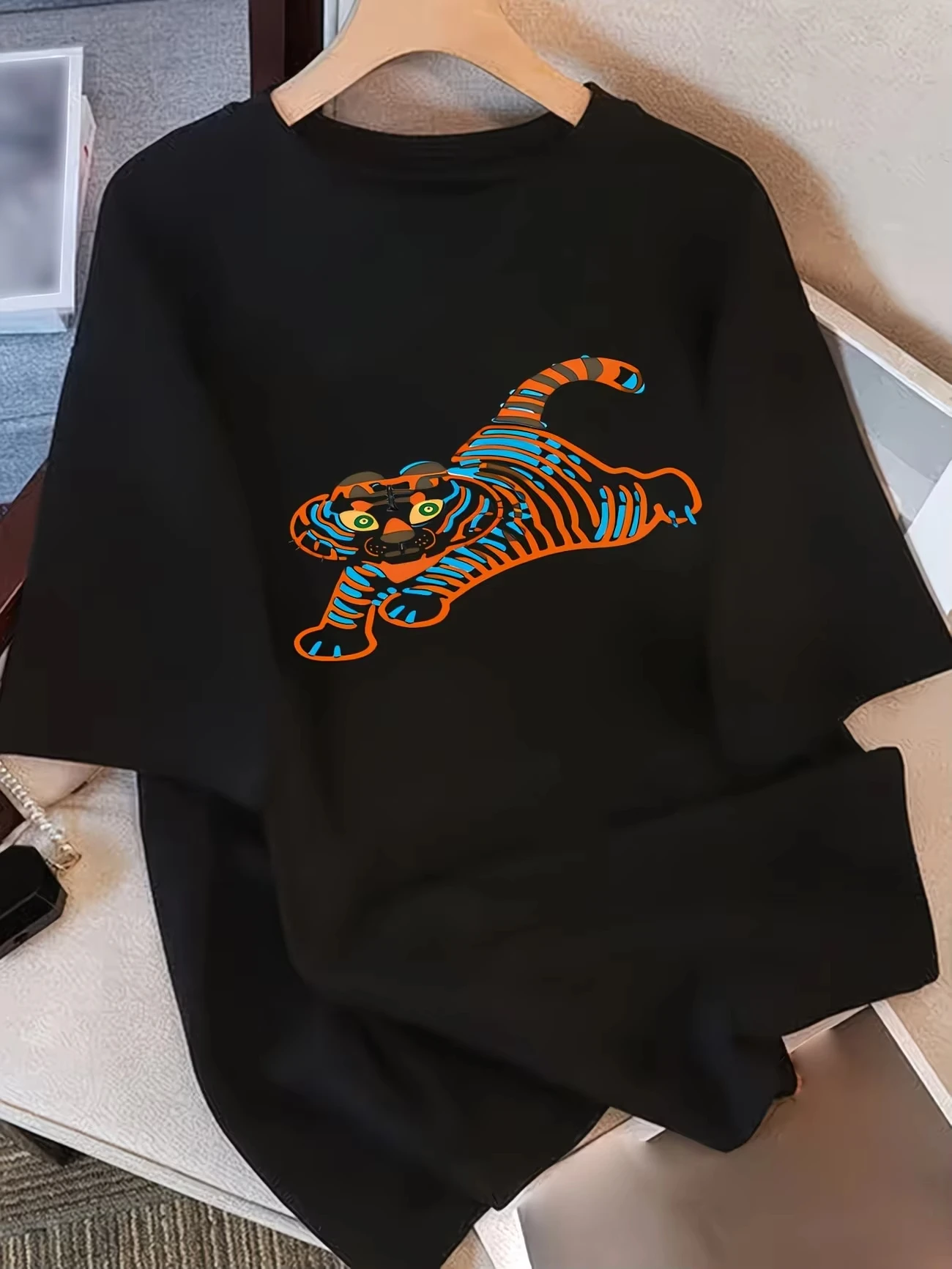 Tiger Graphic T Shirt Funny Animal Art Tee Retro Aesthetic Harajuku Streetwear Top Casual Unisex Short Sleeve Shirt