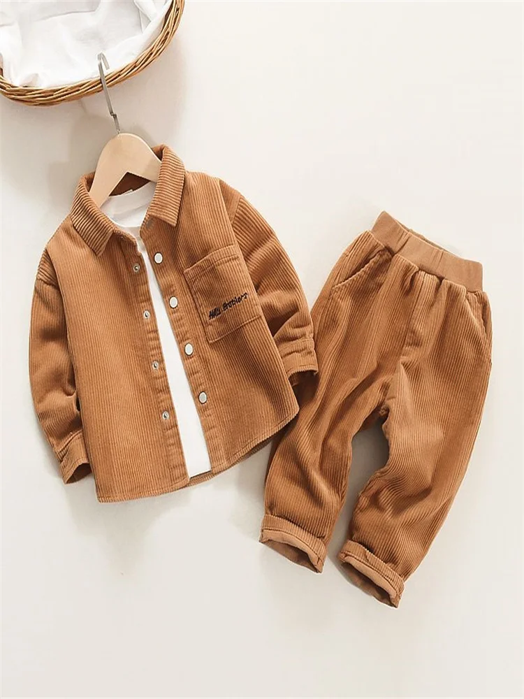 Baby boy\'s new children\'s corduroy striped jacket+casual trousers 2cps suit cotton fabric is soft and suitable for autumn boys.