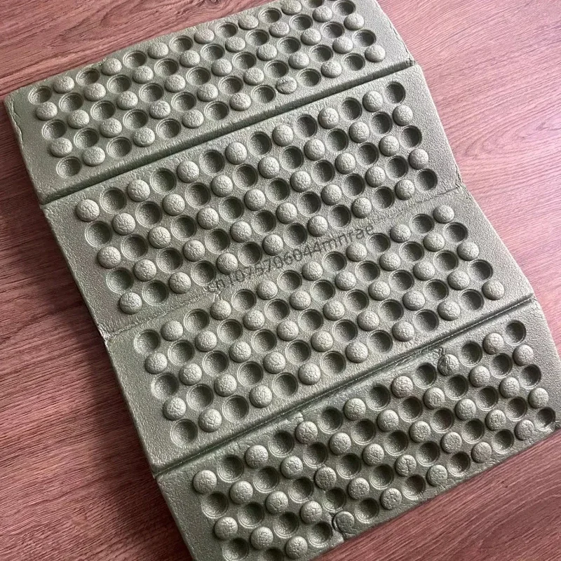 야외 캠핑 매트, XPE 폼 4단 접이식 안티 튀는 방수 휴대용 방습 피크닉 매트