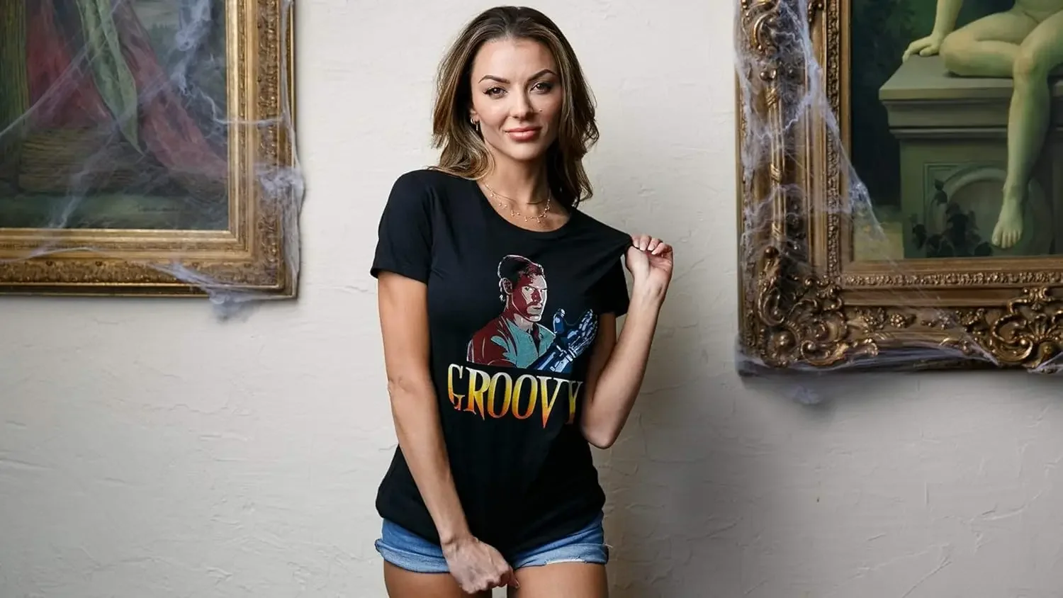 theCHIVE Evil Dead Ash Williams เสื้อยืดฮาโลวีน Groovy