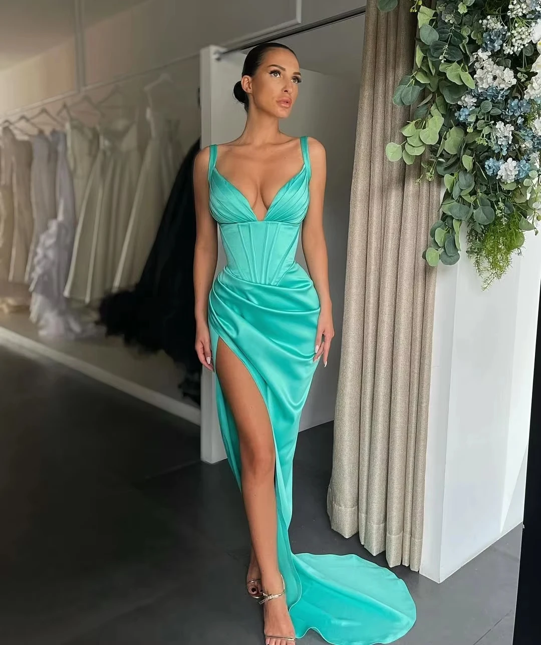 Green V-Neck Evening Dresses 2025 Spaghetti-Strap Sleeveless Mermaid Backless Split Floor-Length Prom Dresses Pleated Customized