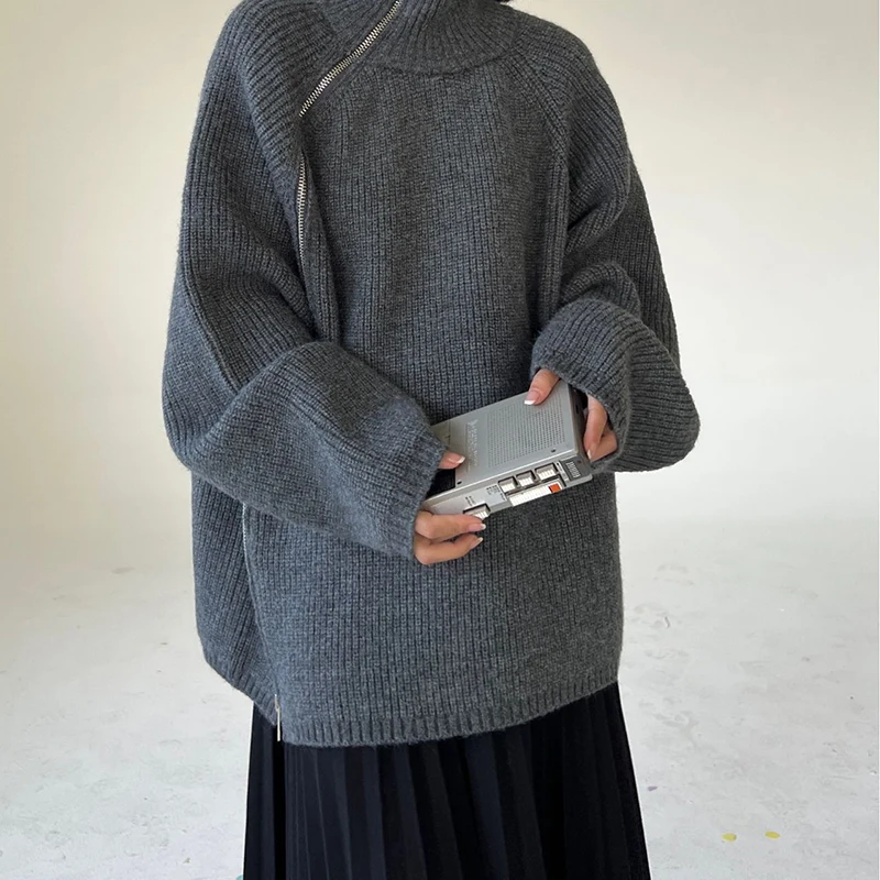 

High neck zipper niche design thick sweater women in autumn and winter new lazy style solid color loose knit pullover