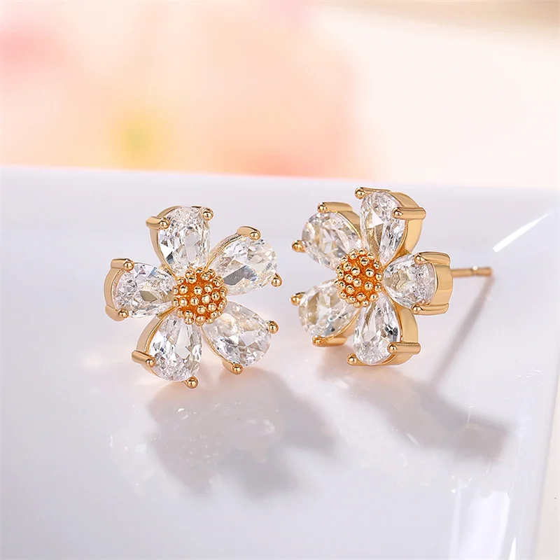 Huitan Vrouwen Oogverblindende Bloem Oorbellen Oor Stud Piercing Mode Meisje Dagelijkse Kleding Oorbellen Fancy Cadeau Moderne Trendy Vrouwelijke Sieraden