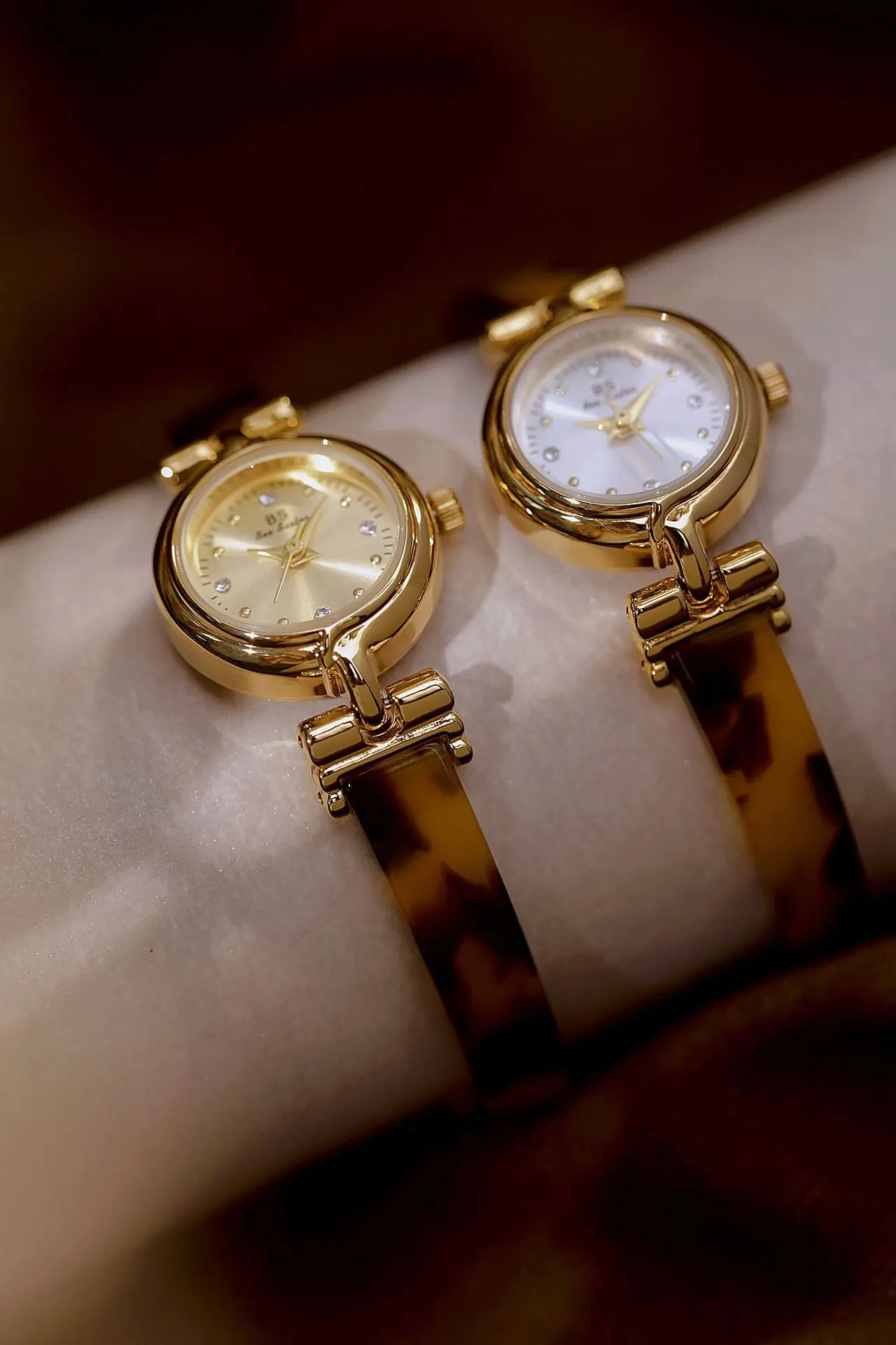 Женские часы, французские элитные темпераментные часы Hawksbill Янтарь в стиле ретро, браслет-цепочка, водонепроницаемые женские модные кварцевые наручные часы