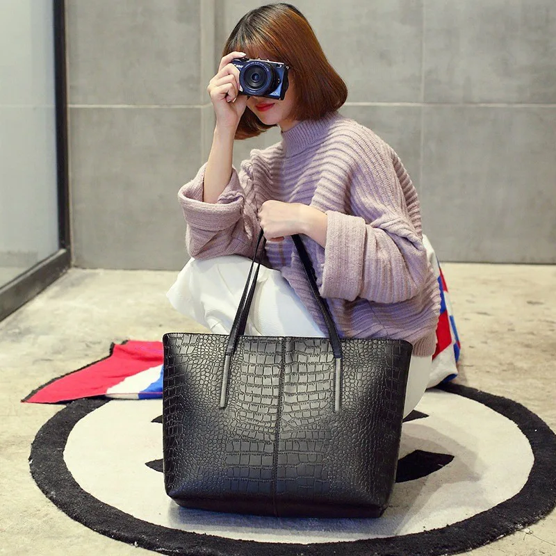 

Текстурированная женская сумка с высококачественной новой ручной сумкой-тоут 2025 года, черная водонепроницаемая сумка большой вместимости