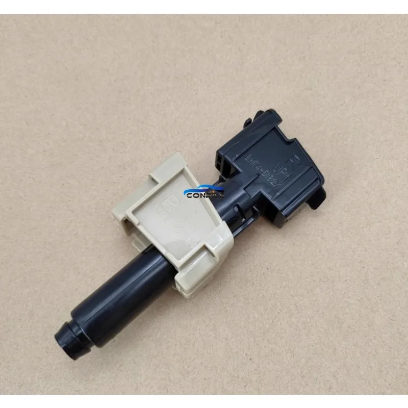 

1pc for Mazda 3 Axela front headlight spray nozzle